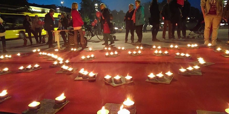 Ljusmanifestation på Stora torget , Uppsala. ©Veronica Waller